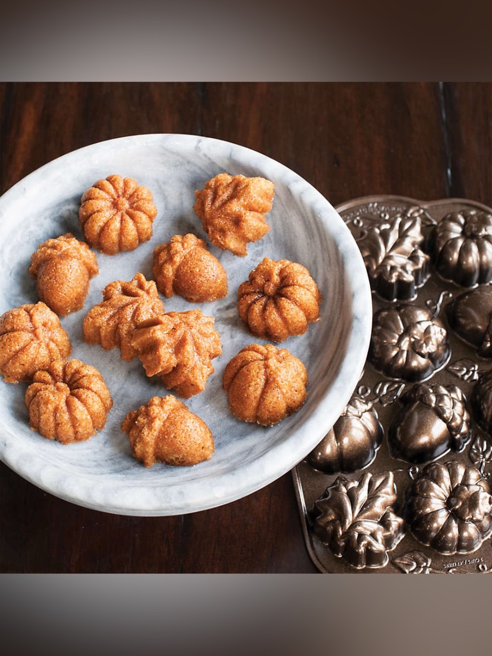 Nordic Ware  Autumn Delights Cakelet Pan pumpkin 🍂🍁